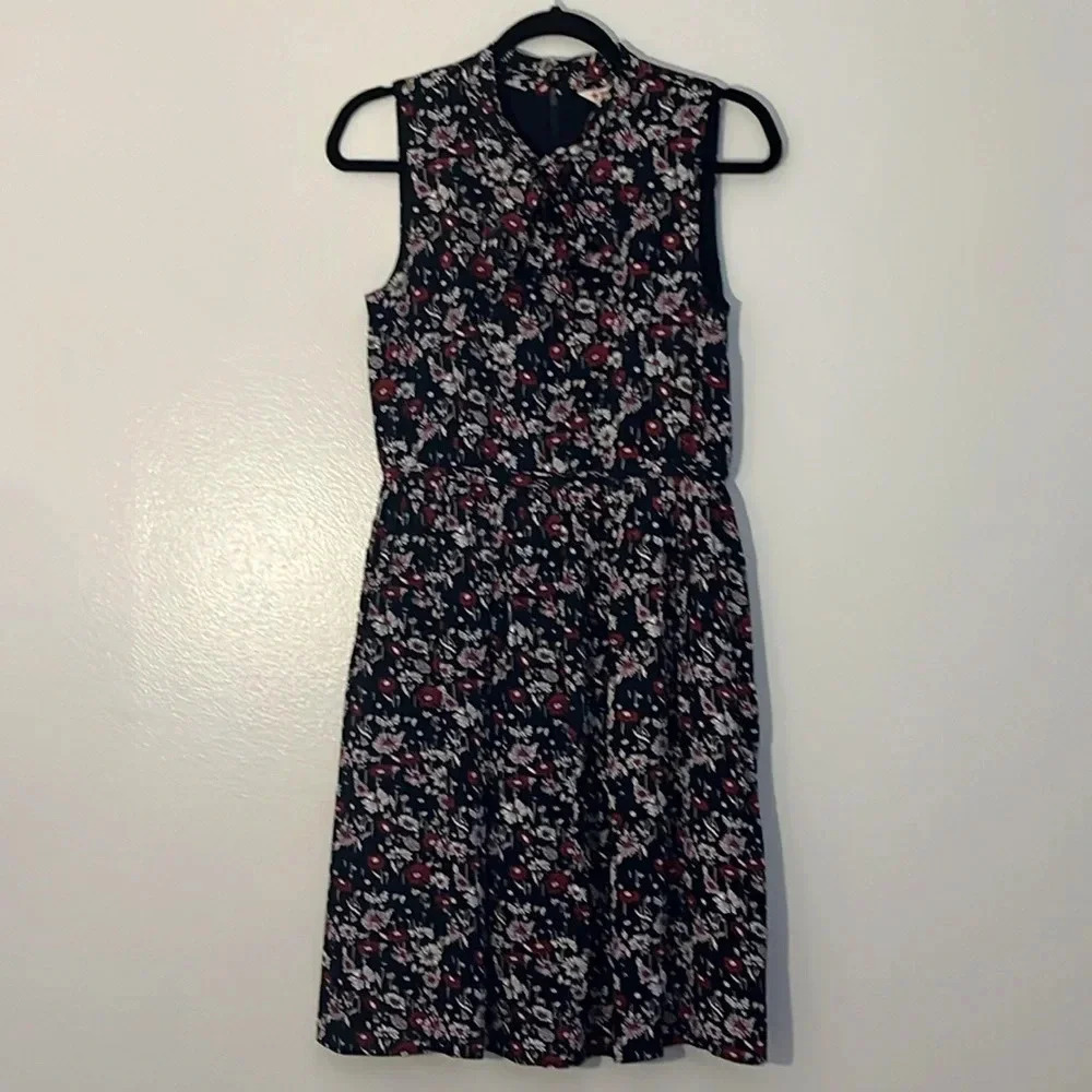 Brooks Brothers Red Fleece | Daisy floral sleeveless dress tie neck Women size 2 - Picture 2 of 10